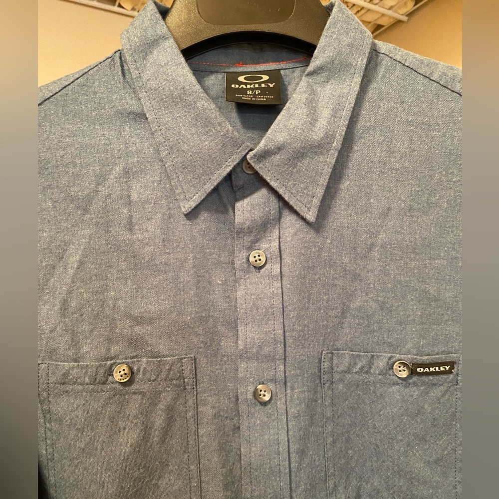 Men’s blue Oakley 100% cotton long sleeve button up shirt size S - Picture 4 of 9